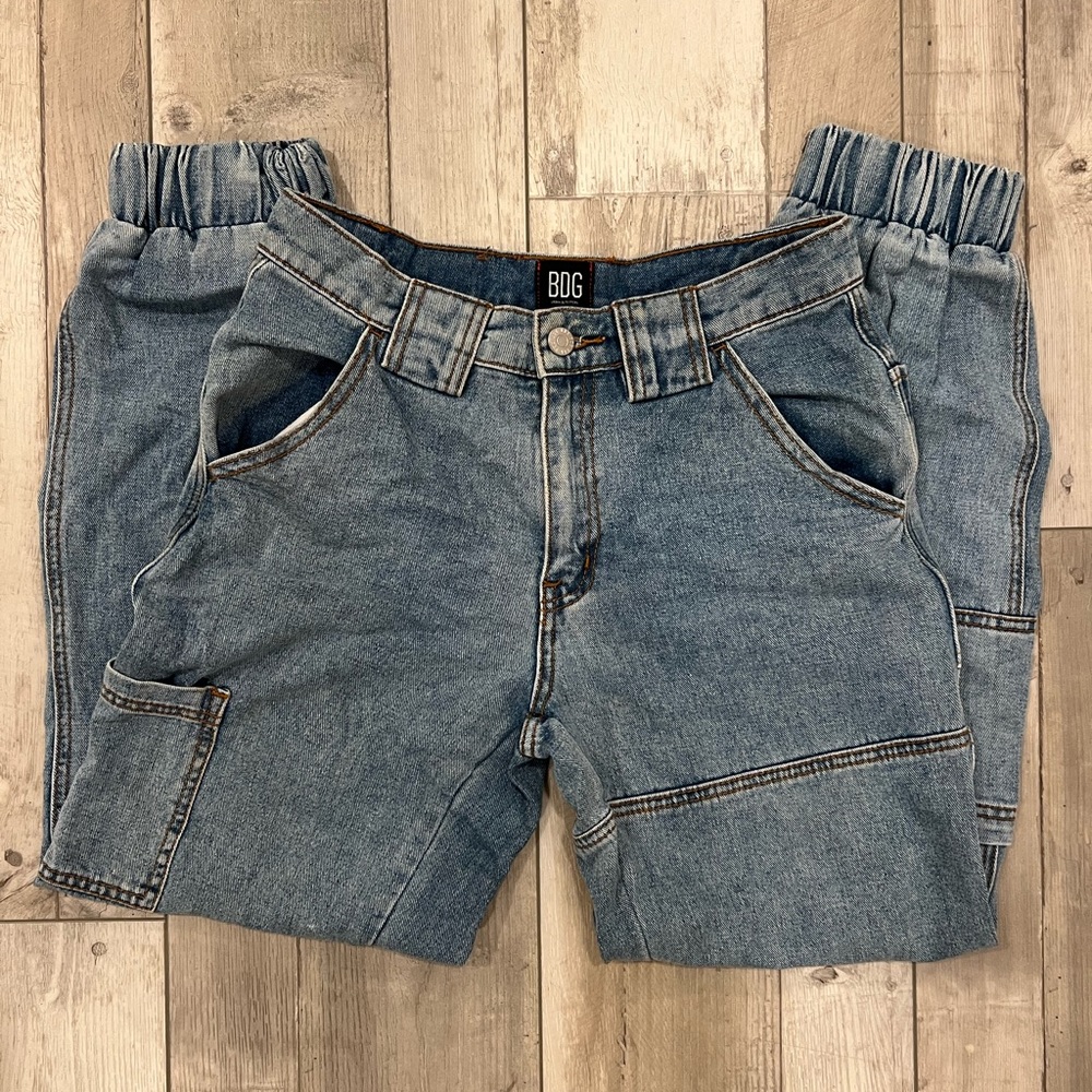 BDG CARGO JEANS SIZE 25